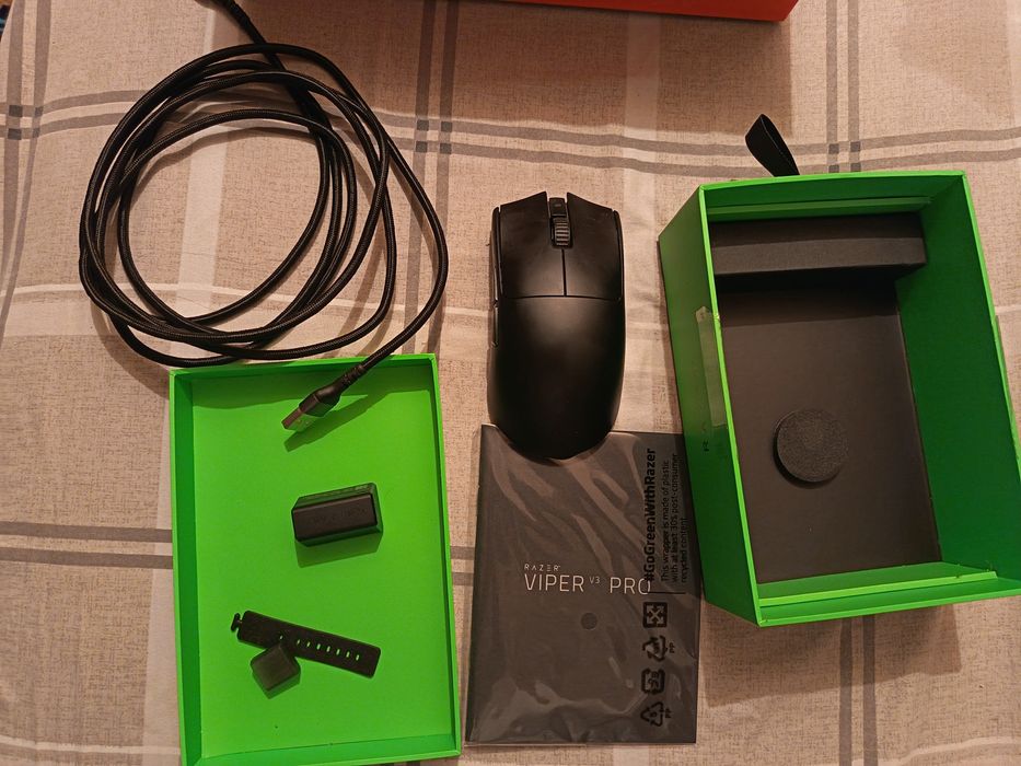 Vând Mouse Razer Viper V3 PRO ultra-lightweight hyperspeed symmetrical eSports mouse