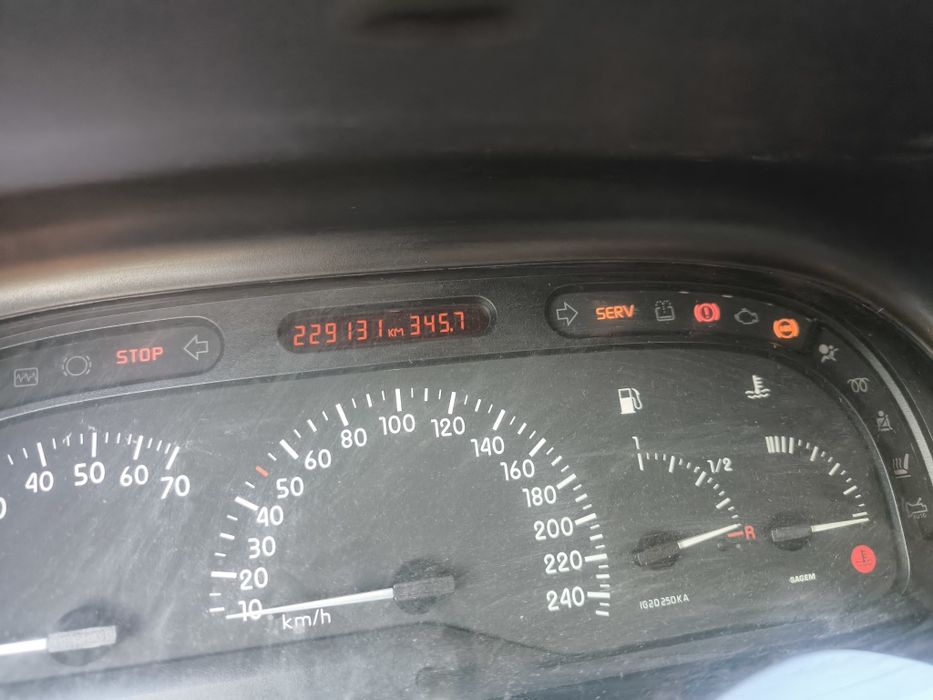Рено Лагуна 98г. На части бензин. Renault
