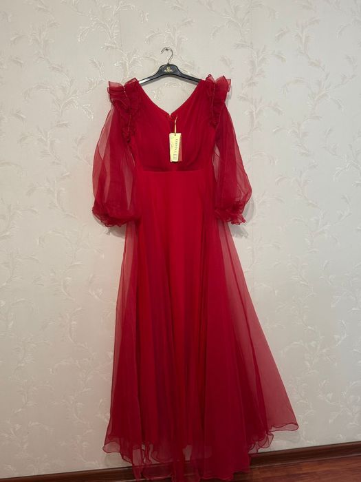 Распродажа вечерних бальных платьев