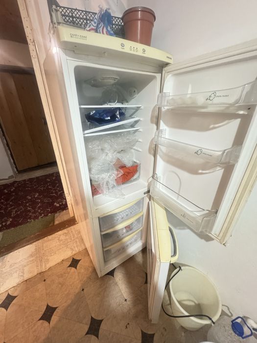 Холодильник работает отлично