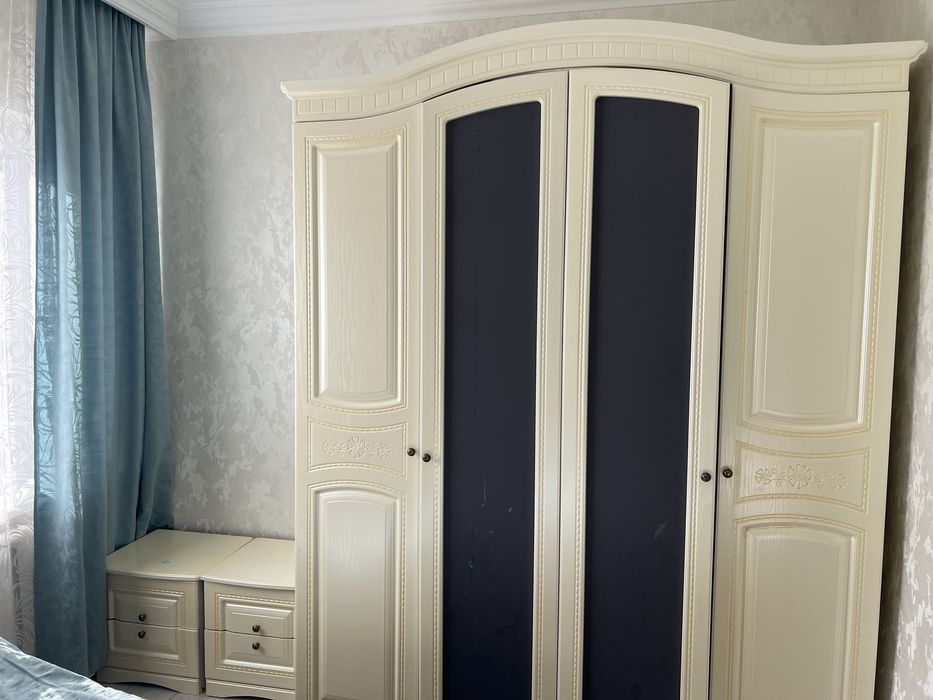 Продам спальный гарнитур