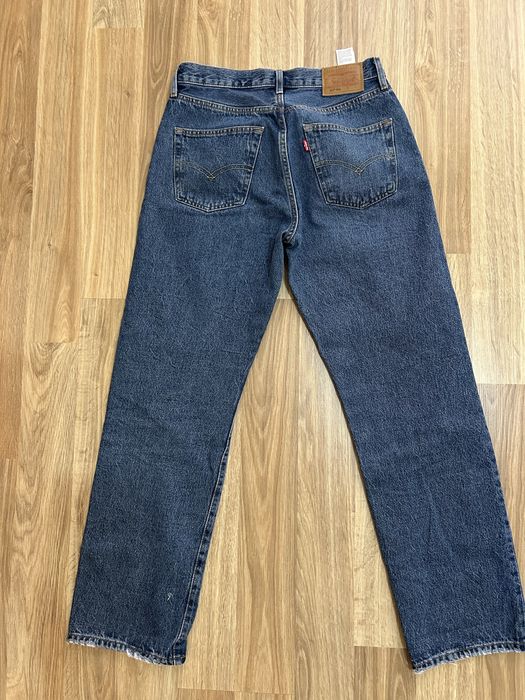levi’s low waisted baggy jeans