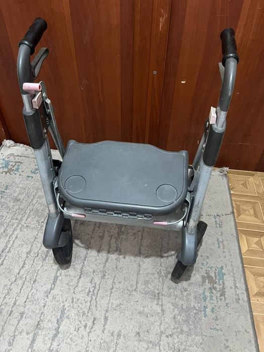 Ходунок для взрослых ролатор