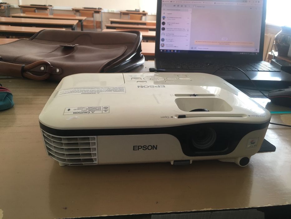 Проектор ЕPSON EB-S12