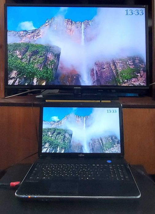 Ноутбук Fujitsu AH531 Core i5