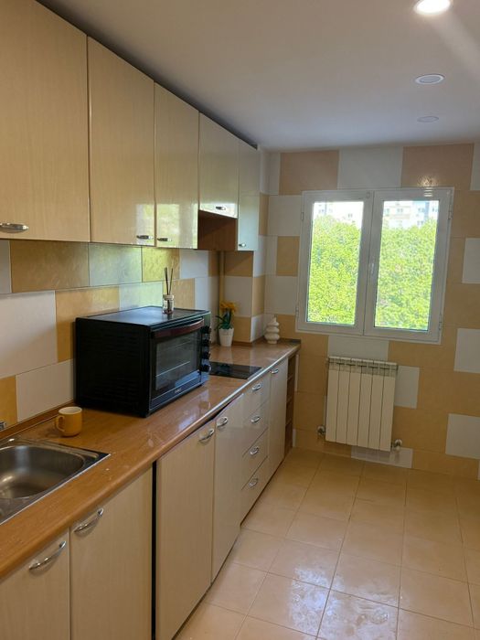 Inchiriez apartament  2 camere   zona ultracentral
