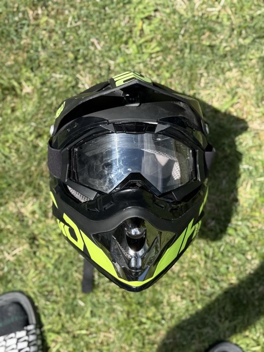 Каска Helno с подарък маска