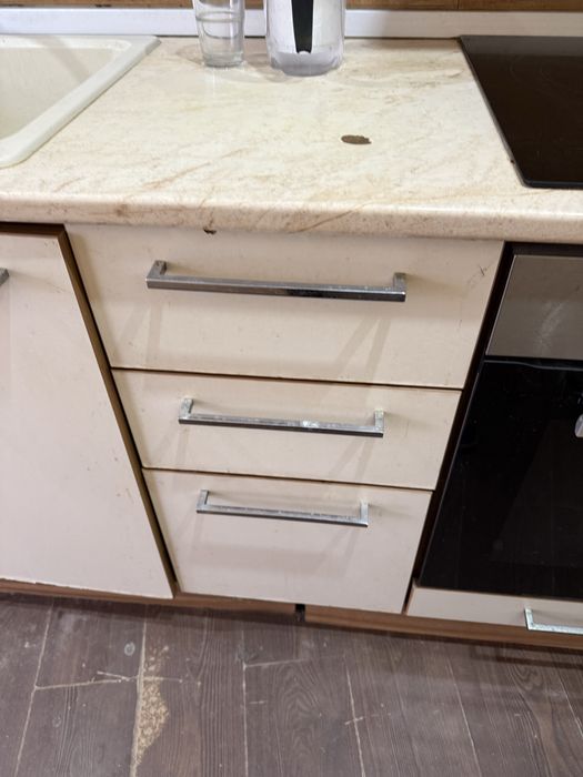 Продавам  разглобена  кухня