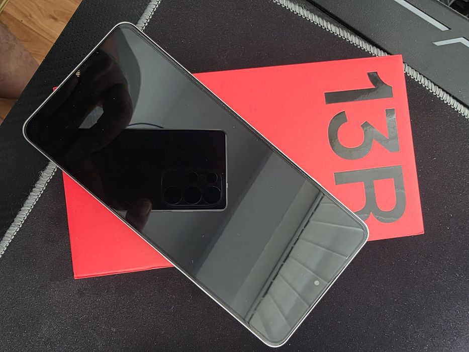ONEPLUS 13.12 gb,256