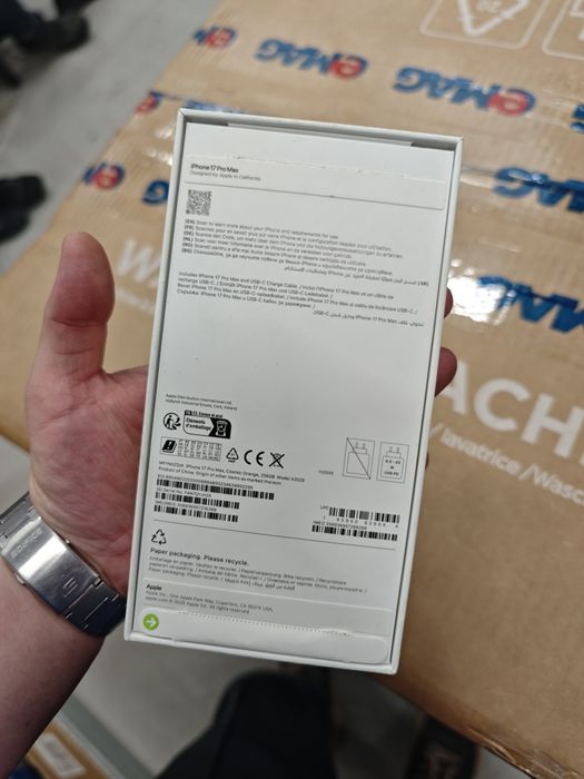 Cutii telefoane Apple și Samsung