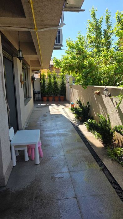 Apartament 3 camere cu curte si parcare proprie Parc Bazilescu