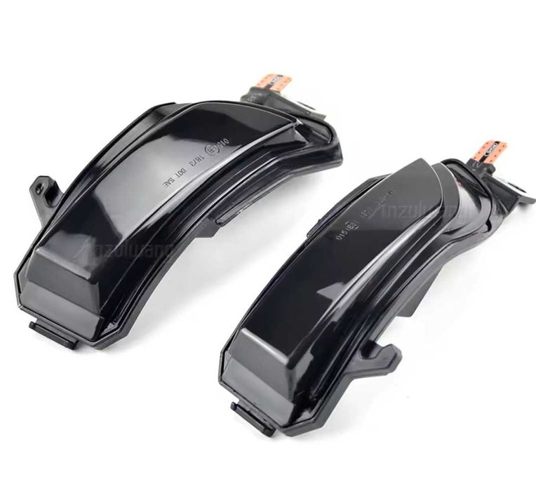 Динамични бягащи мигачи за огледалата за Шкода Рапид Skoda Fabia Rapid