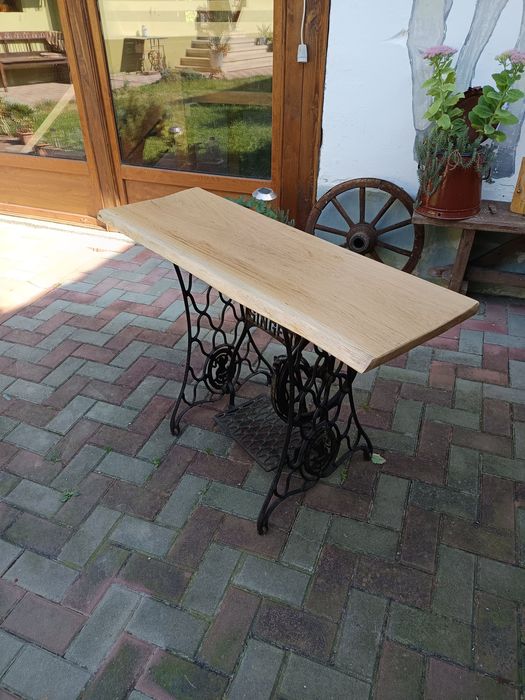 Masa , Comoda , suport lavoar din mașină de cusut