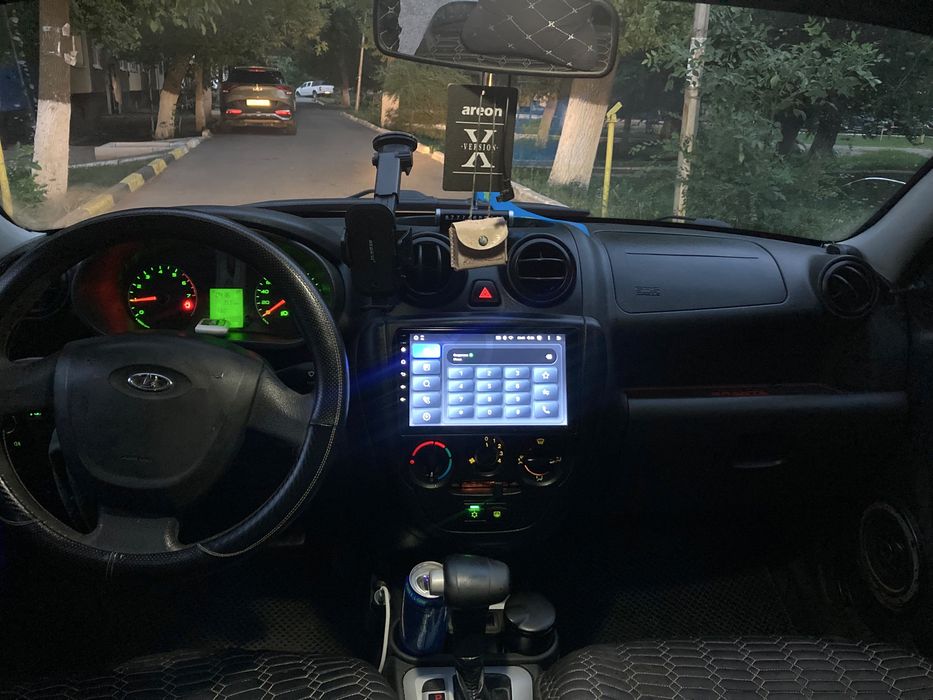 Продам    Lada Granta 2013 год. автомат