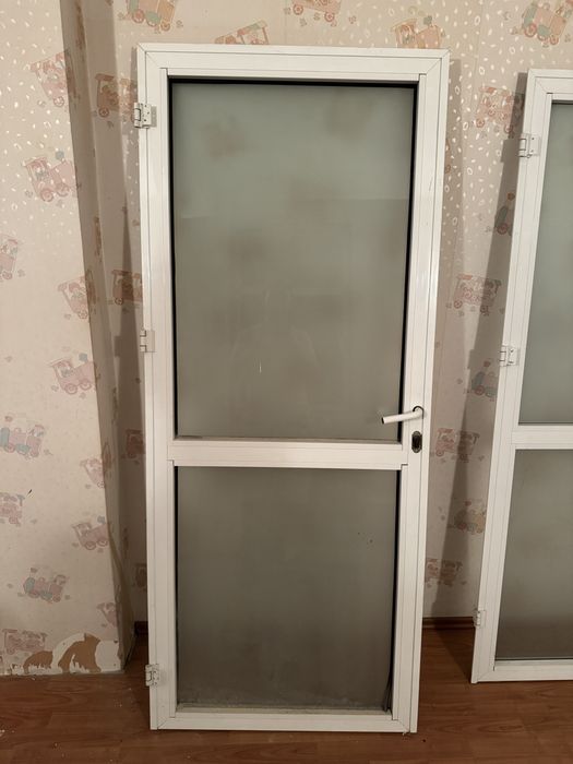 Usi din aluminiu si geam mat | Diverse dimensiuni | Preturi de lichidare