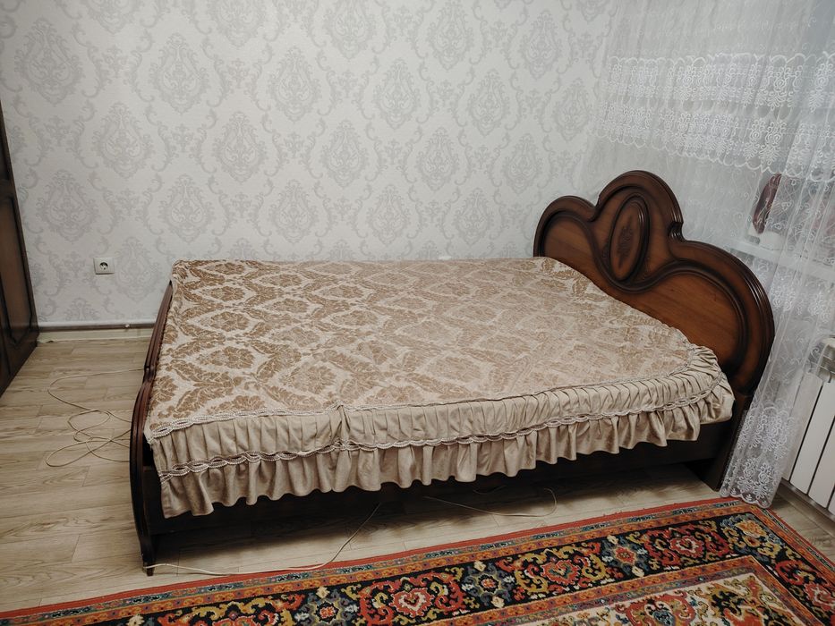 Продам спальный гарнитур,