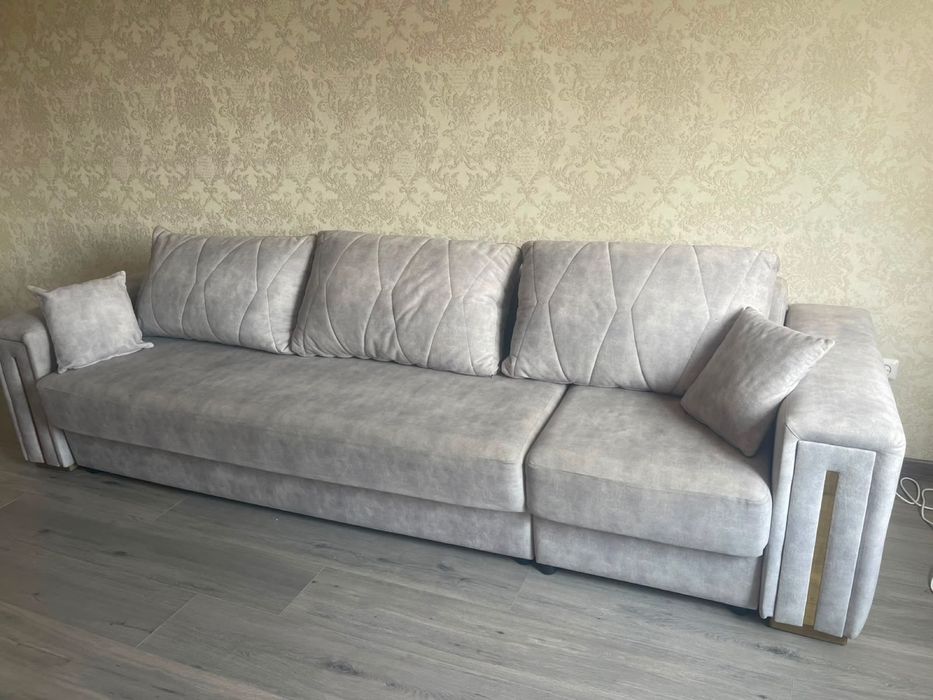 Продам диван 3 метровй