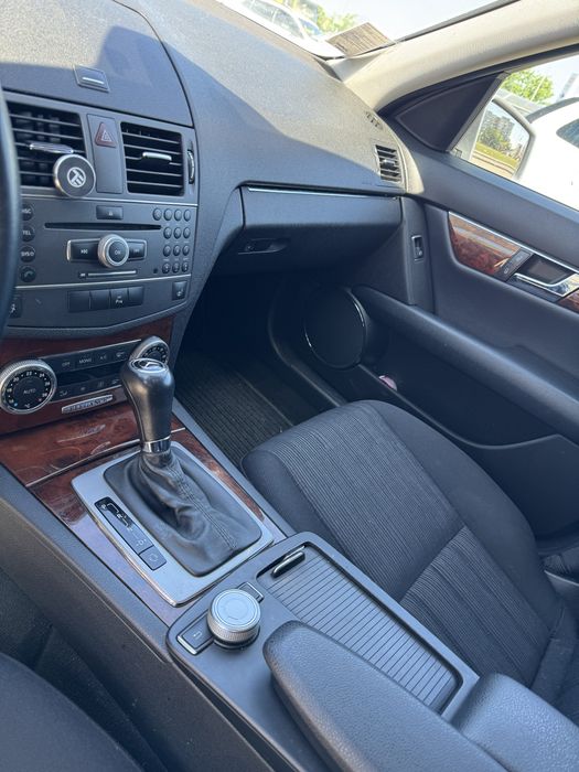 Mercedes C200 CGI BlueEFFICIENCY Elegance foarte bine echipata stare foarte buna