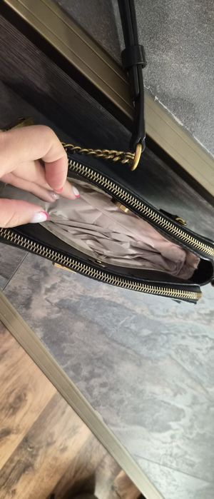 Нова чанта GUESS