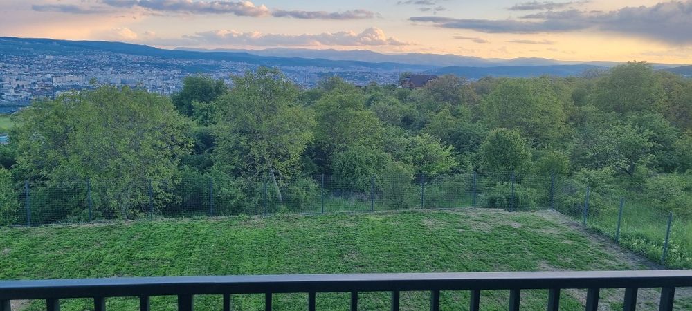 De închiriat (vanzare) casa pe Valea Fânațelor 300 mp