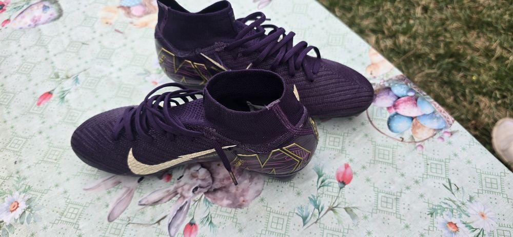 Ghete Fotbal Nike aproape noi