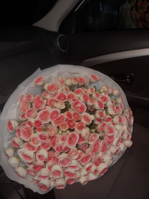 Букет из пионовидных роз