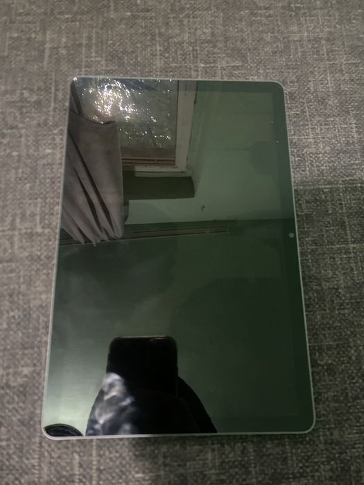 Vand tableda lenovo stare utilizat , ecranul trebuie schimbat inrest el e nou , si husa este noua