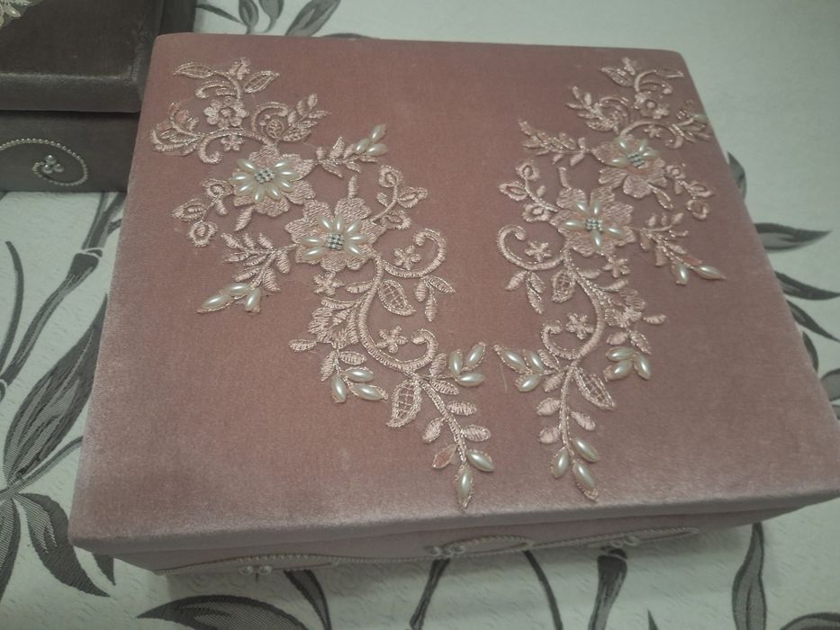 Сватбени кутии за бижута нови