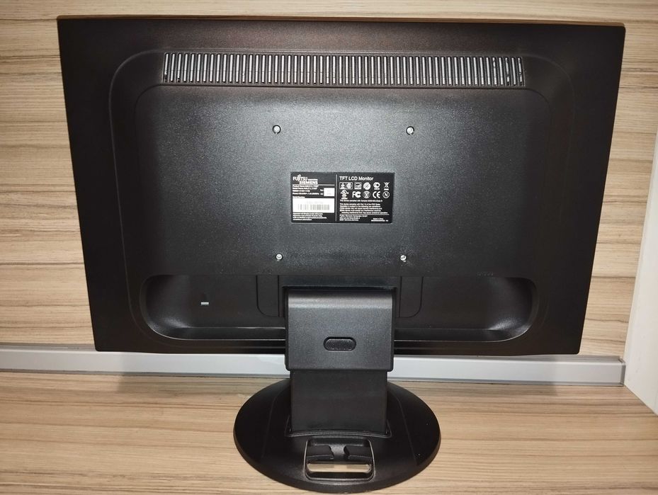 Монитор Fujitsu Siemens 19"