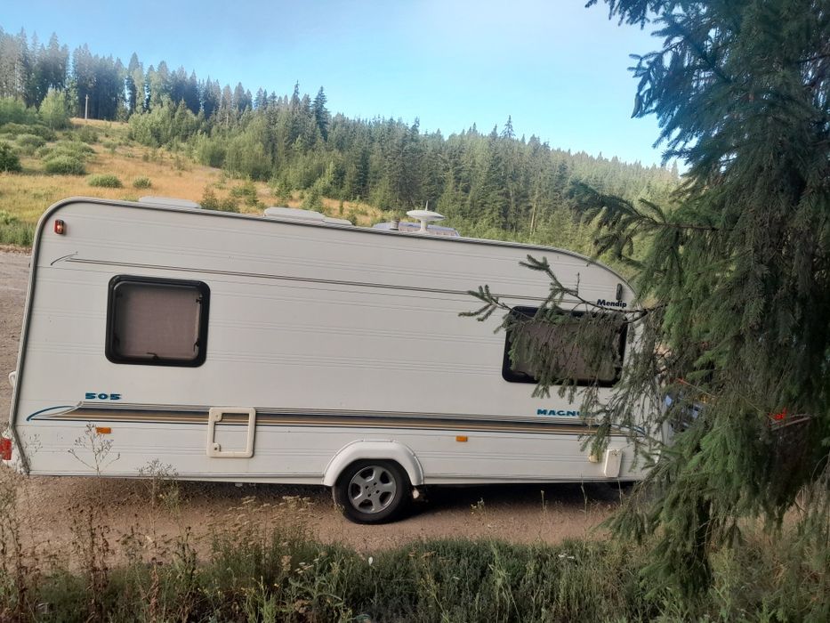 Rulota Compass Magnum 505( capacitate 5-6 pers) Recent adusa.