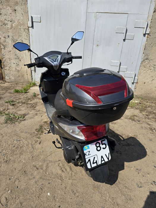 Продам скутер М8 РRO.