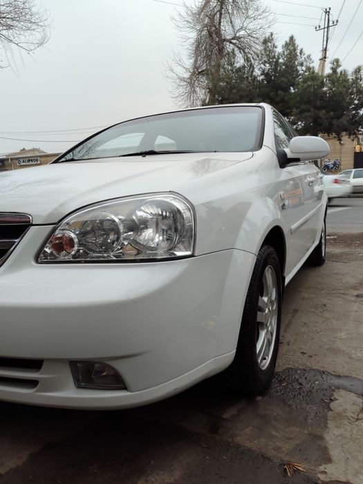 Позиция 2 Олди чап крилода краска бор ичига утмаган