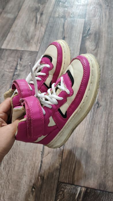 Балаларға аяқ киім 33,34 размерде