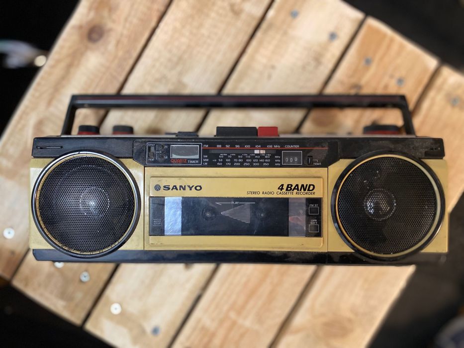 Ретро радио касетофон Sanyo m-s350le