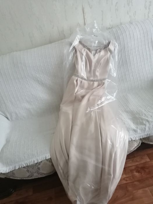 Продажа выпускного платья.