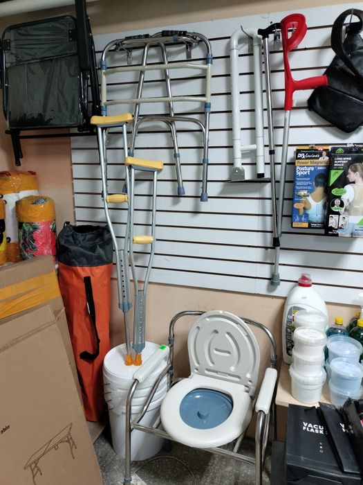 Кресло/ био туалет/ костыли
