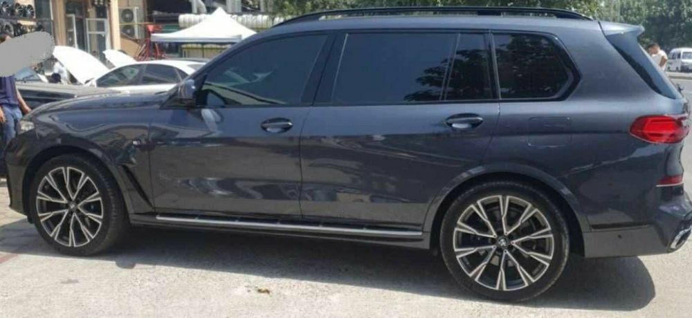 BMW X7 M50i 2019 4.4l Full Pozitsiya Srochna sotiladi!