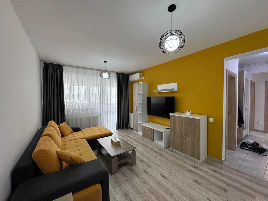 Proprietar – Închiriez ap 2 cam decomandat, centrala proprie + parcare