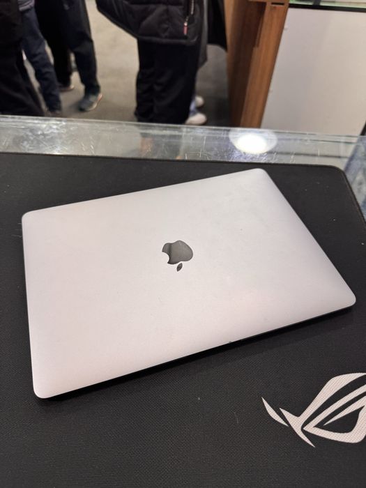 Macbook Air 2019 i5 SSD 128GB ОзУ 8GB Retina 2K 76 sikil