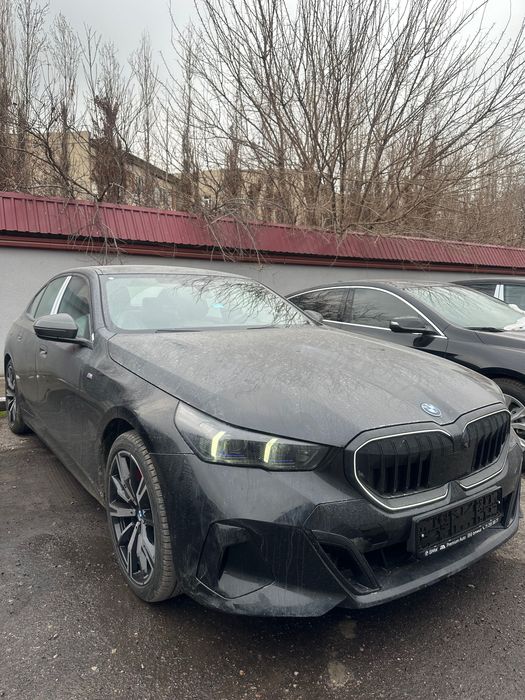 Продам новый BMW 550E xDrive Hybrid в наличии с официальной гарантией