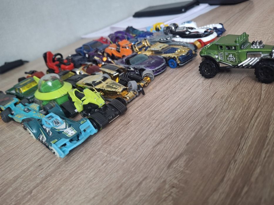 Машинки Hot Wheels
