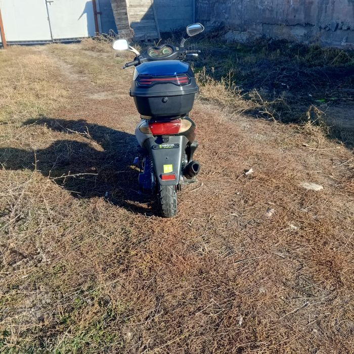 Продам мопед Райсер