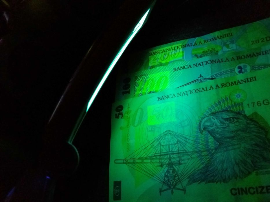 Lampa UV ultraviolete verificare bancnote bactericidă elimina 99.9% dintre germeni, bacterii, fungi, virusuri gripale și acarieni. Împiedică virusii