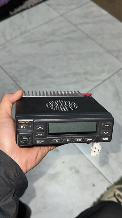 Радиостанция Kenwood