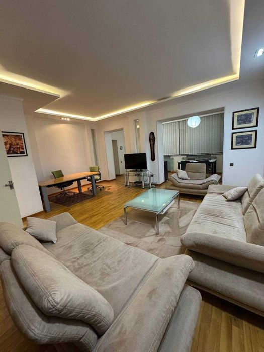 Продается Квартира на Ц-1 2/2/4, орентир кафе студио.