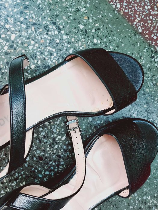 Дамски  черни сандали 10 лева