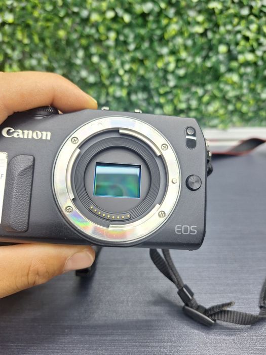 Canon EOS M  perfectă