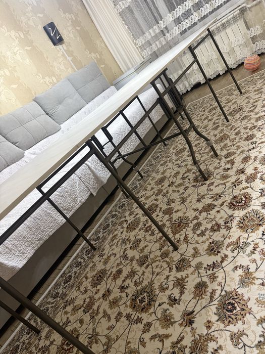 Продаю гостиный стол