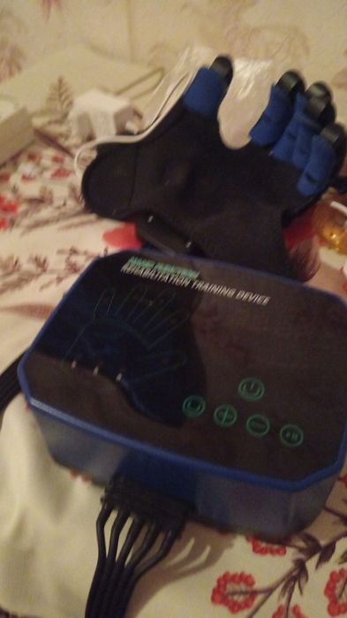 Продам реабилитационную перчатку