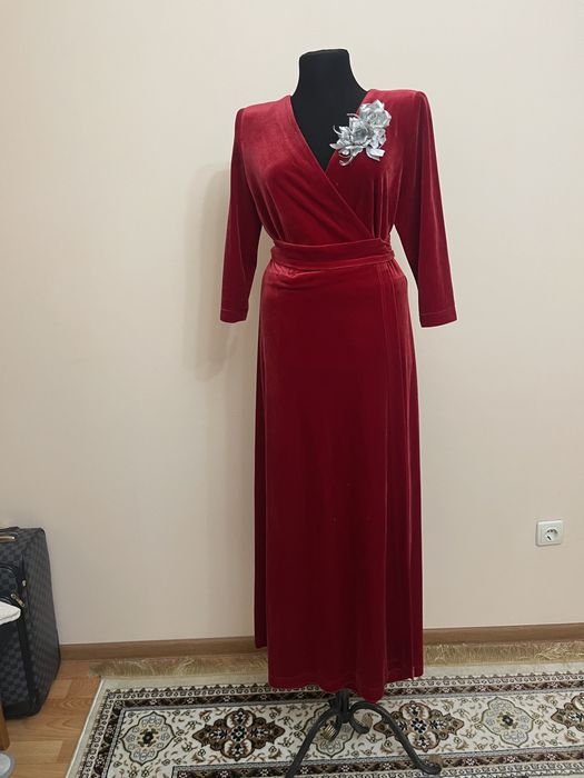 Вечернее платье велюр